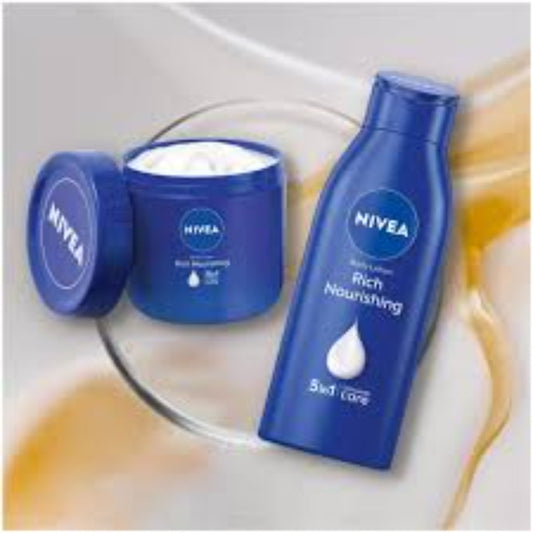 NIVEA Rich & Nourishing Body Lotion (400 ml)